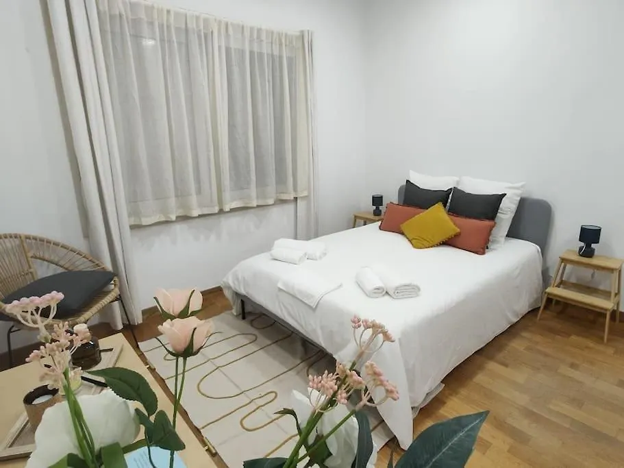Sweet Little Orange Apartment Lisbon